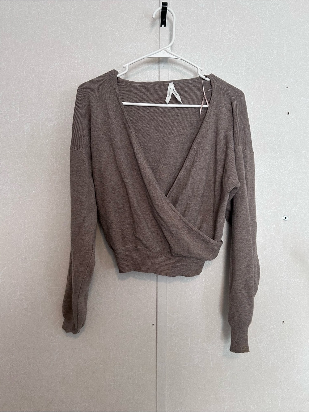 Dreamers by aerie | Taupe Wrap V-Neck Sweater Top | Size Large